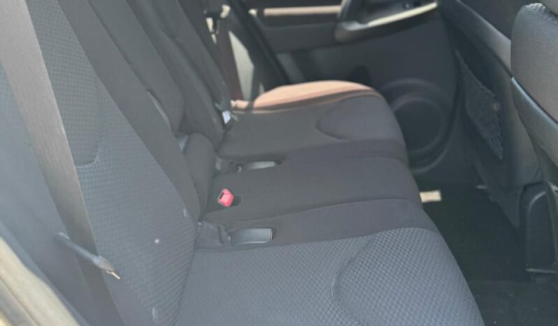 
								Toyota RAV4 full									