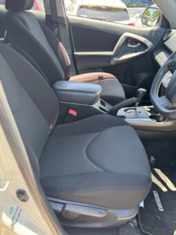 
										Toyota RAV4 full									