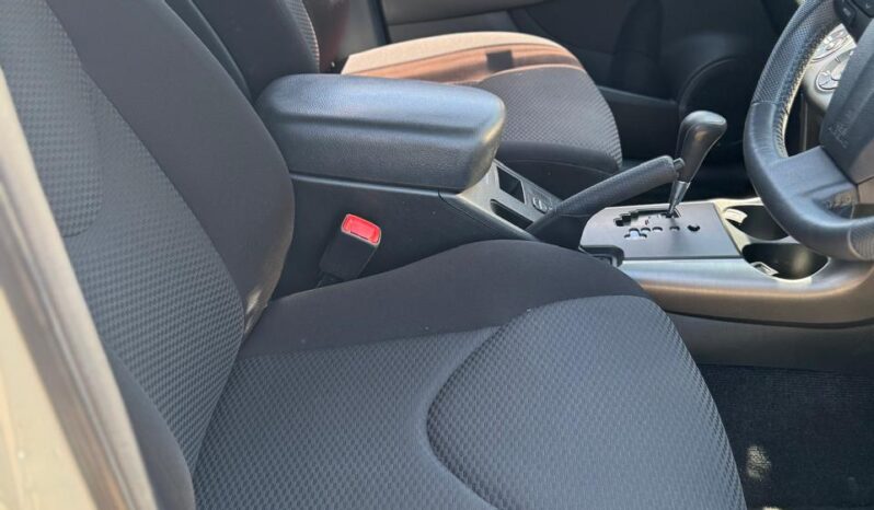 
								Toyota RAV4 full									