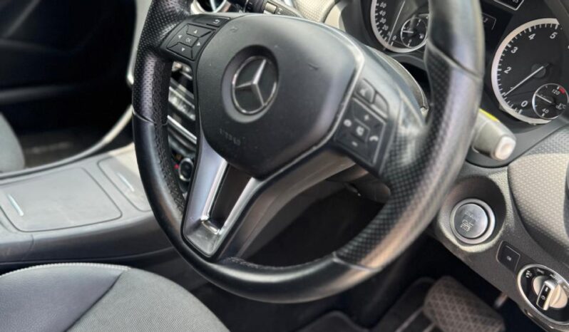 
								Mercedes-Benz A-Class A180 full									