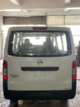 
										Nissan Caravan full									