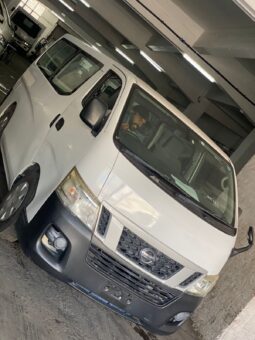 
										Nissan Caravan full									