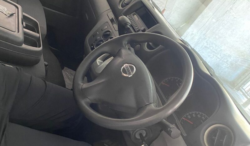 
								Nissan Caravan full									