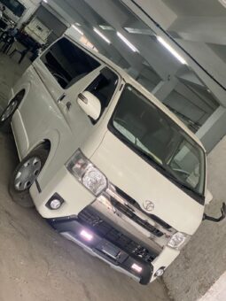 
										Toyota Quantum GL full									