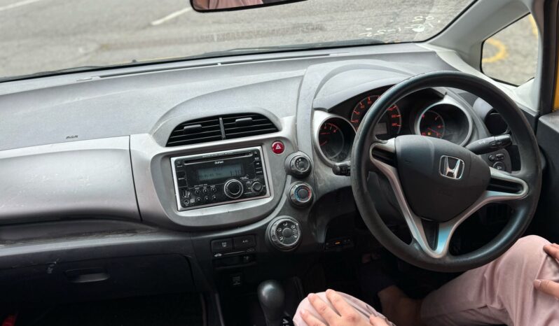 
								Honda Fit full									