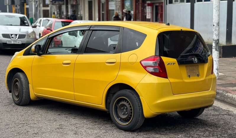 
								Honda Fit full									
