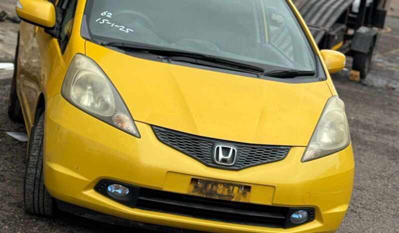 
								Honda Fit full									
